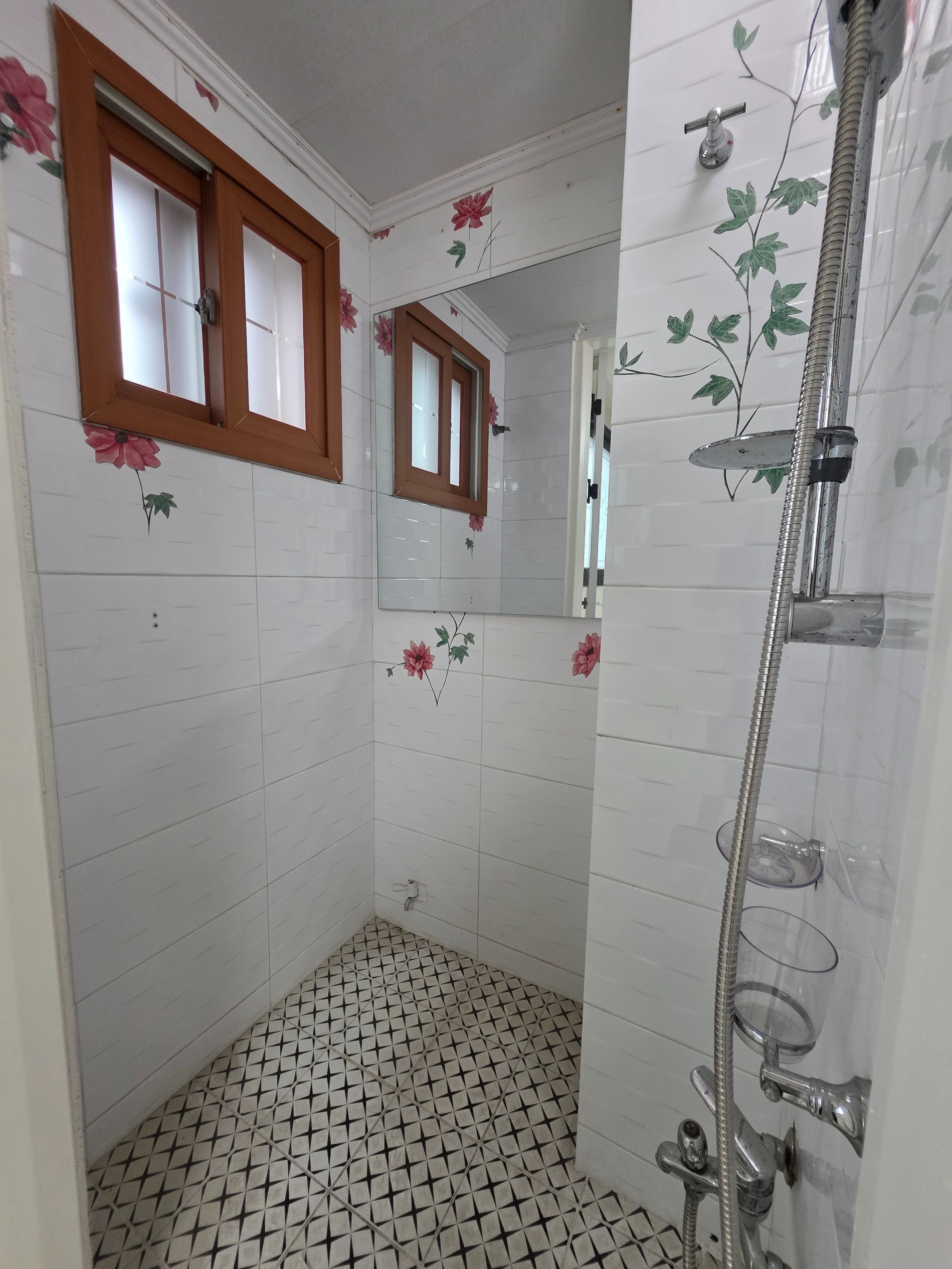 Post image 11