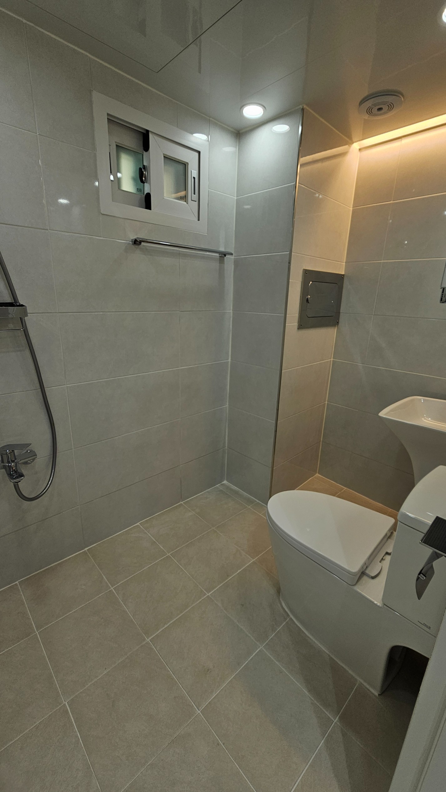 Post image 11