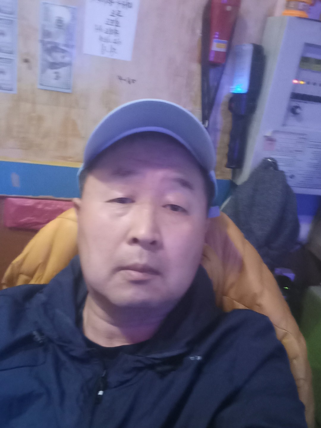 안녕하세요 반가워요 저는경남양산시에 살고있는 68년생 남성입니다 이혼하고 혼자생활한지 14
