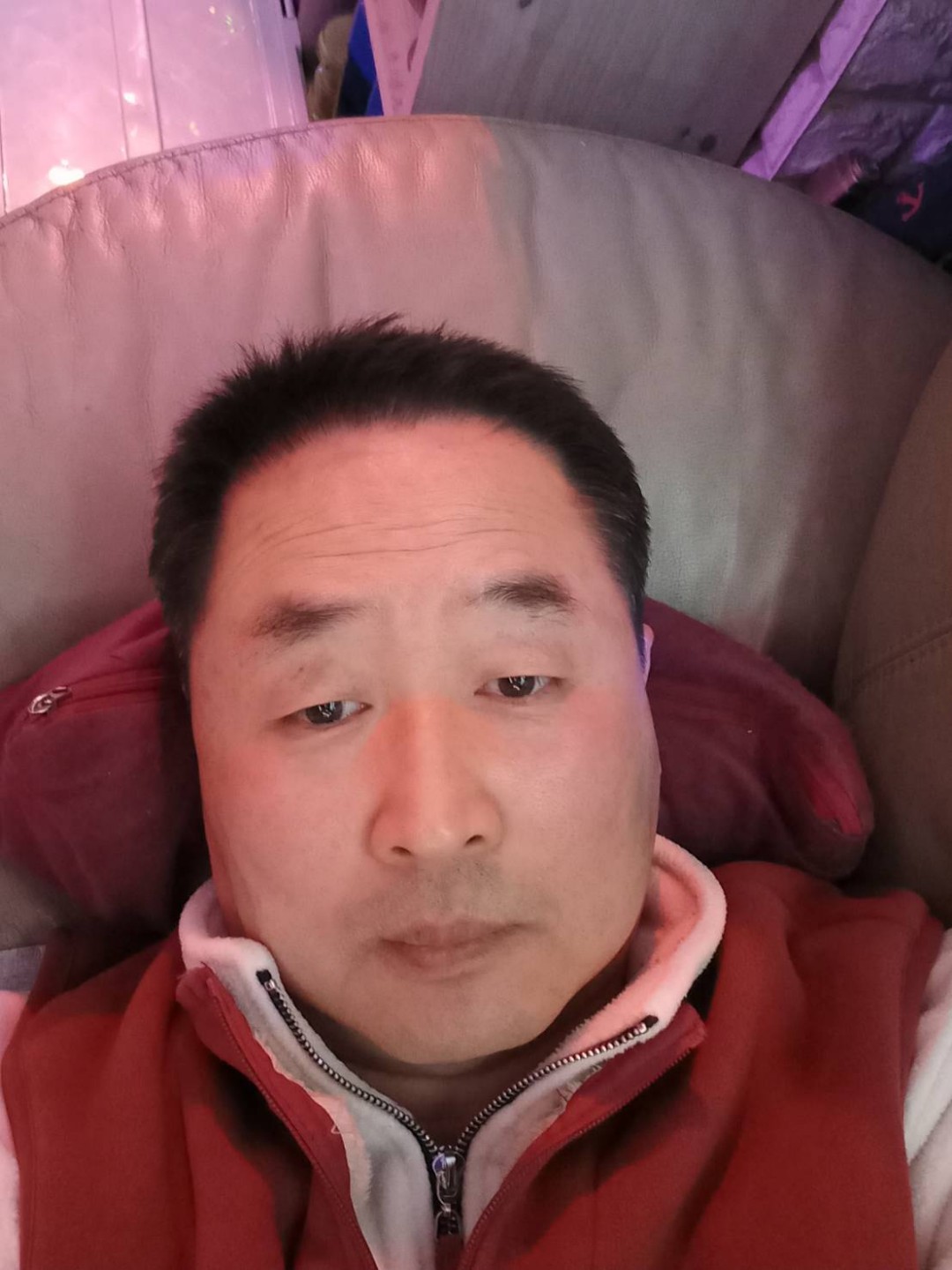 안녕하세요 반가워요 저는경남양산시에 살고있는 68년생 남성입니다 이혼하고 혼자생활한지 14