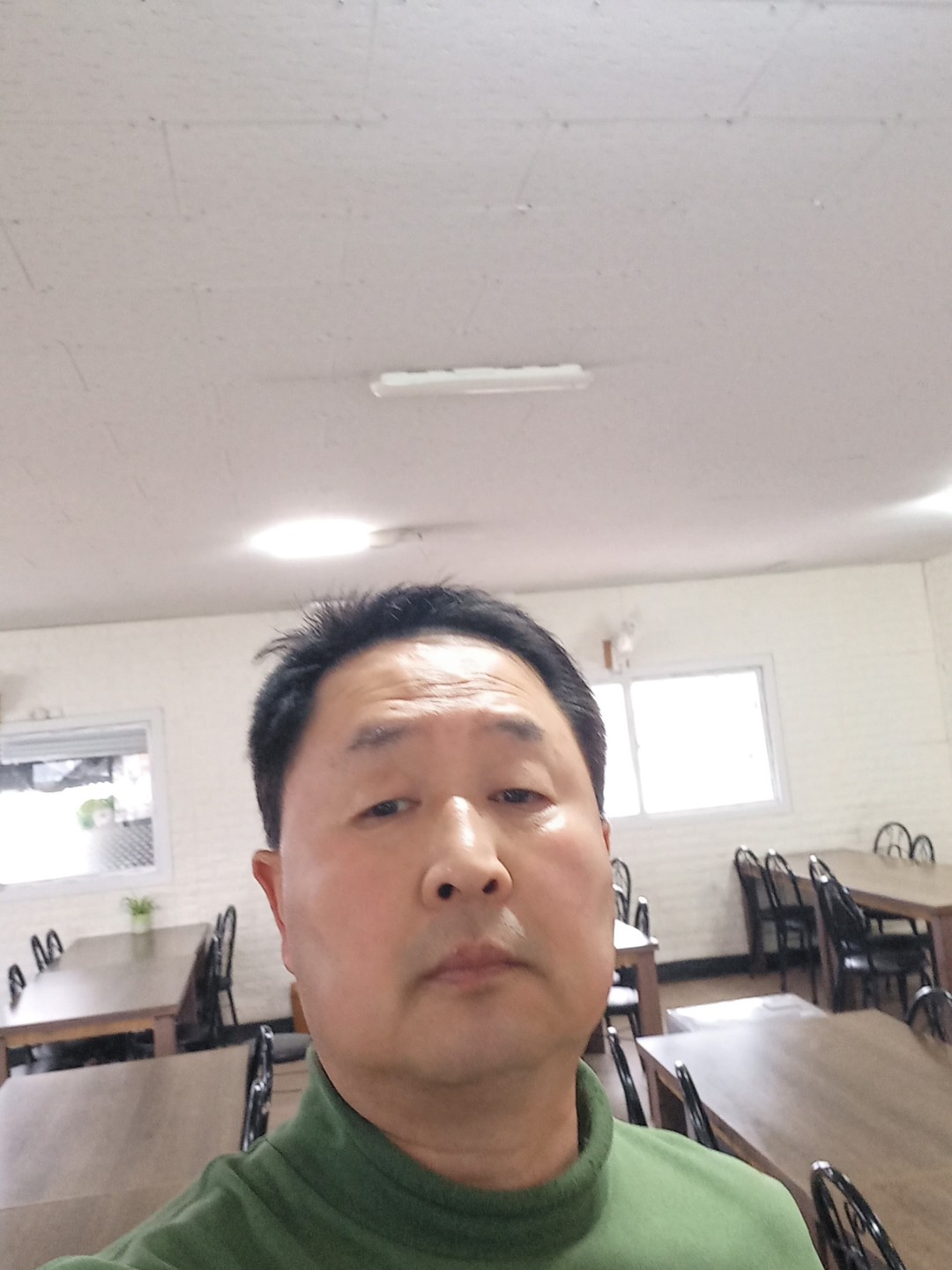 안녕하세요 반가워요 저는경남양산시에 살고있는 68년생 남성입니다 이혼하고 혼자생활한지 14