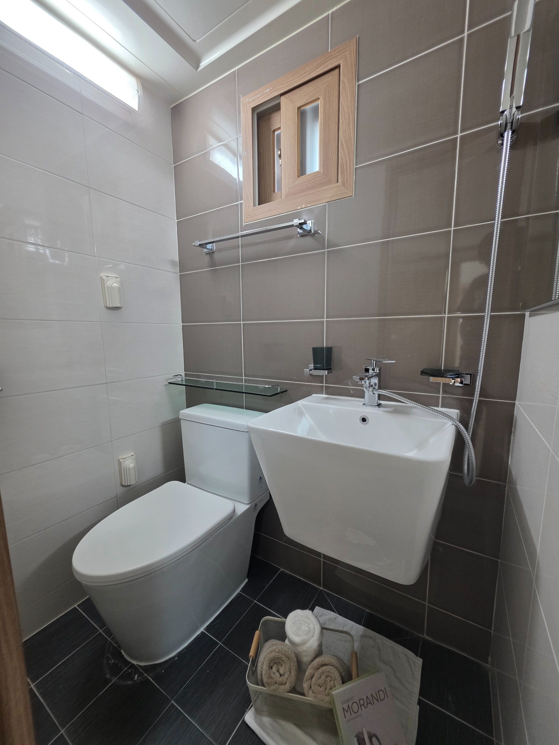 Post image 10