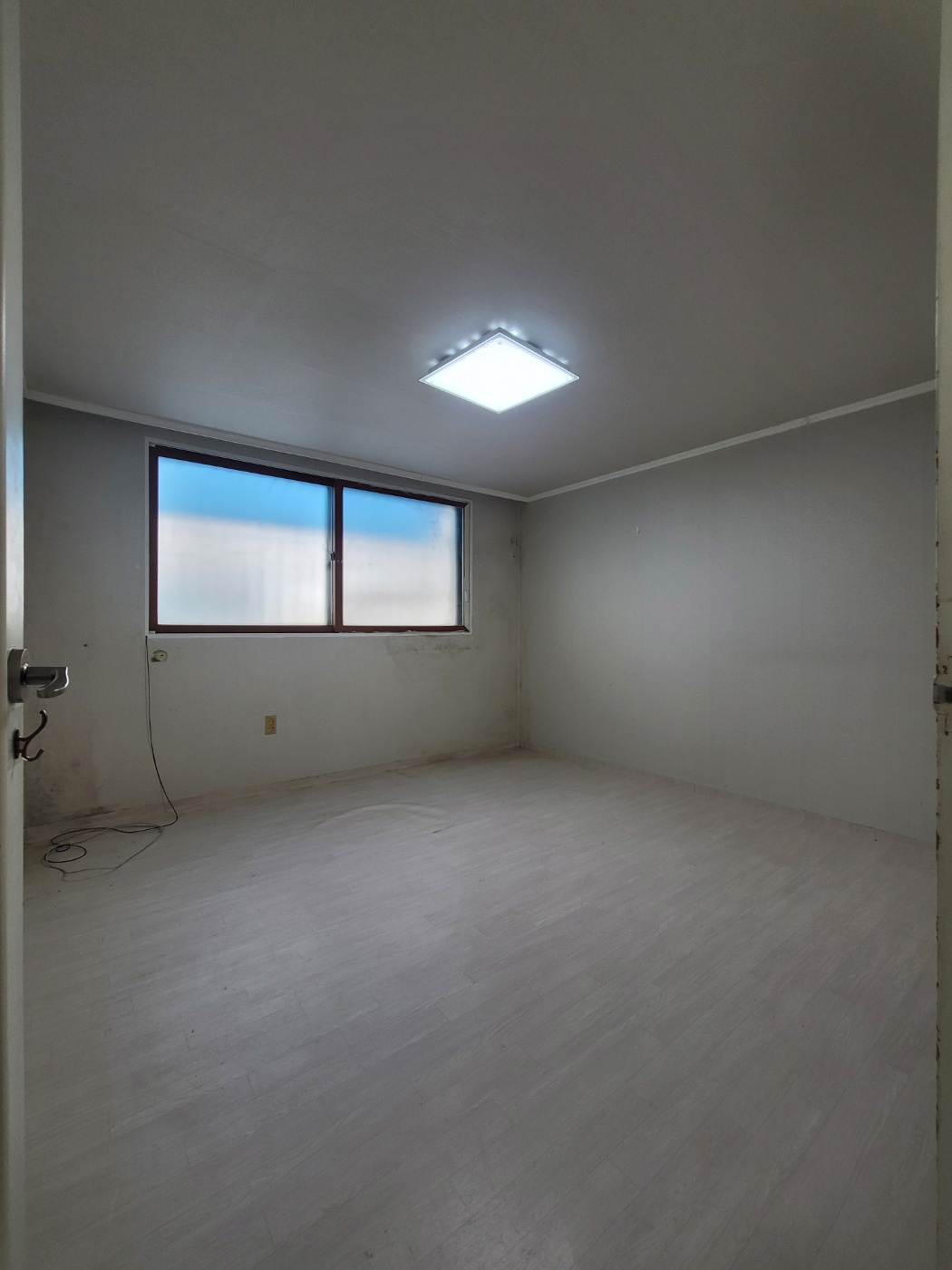 Post image 11