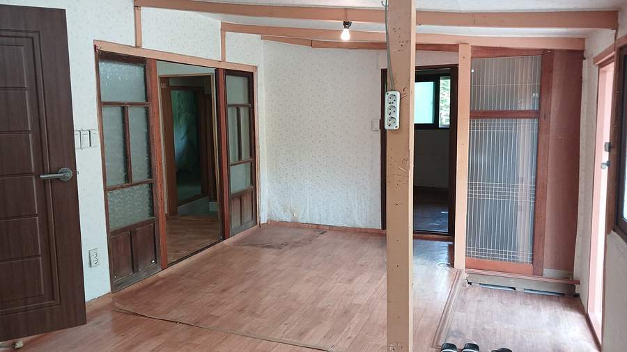Post image 12