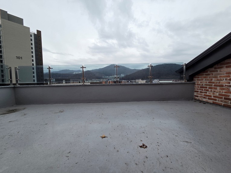 Post image 16