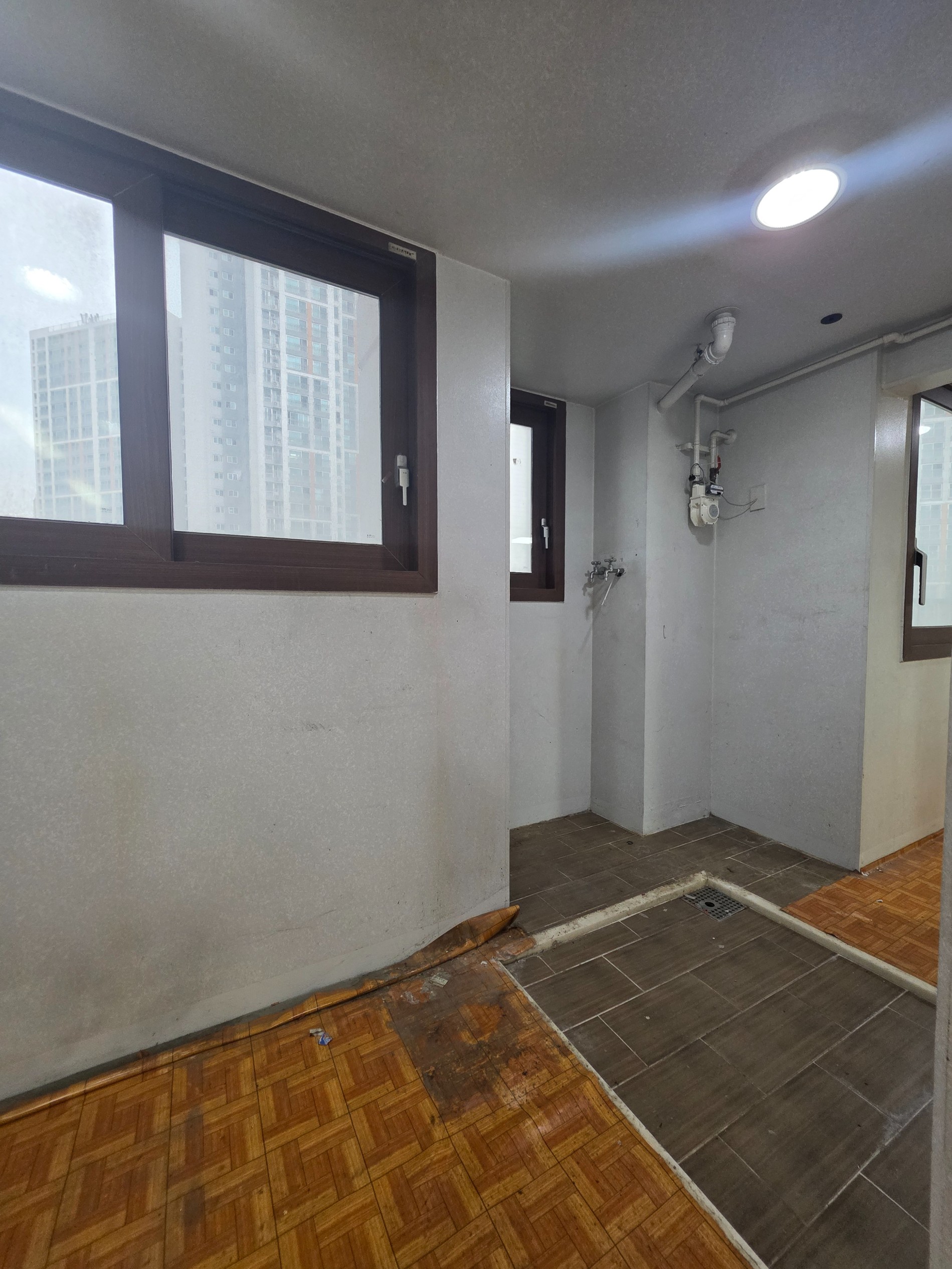 Post image 17