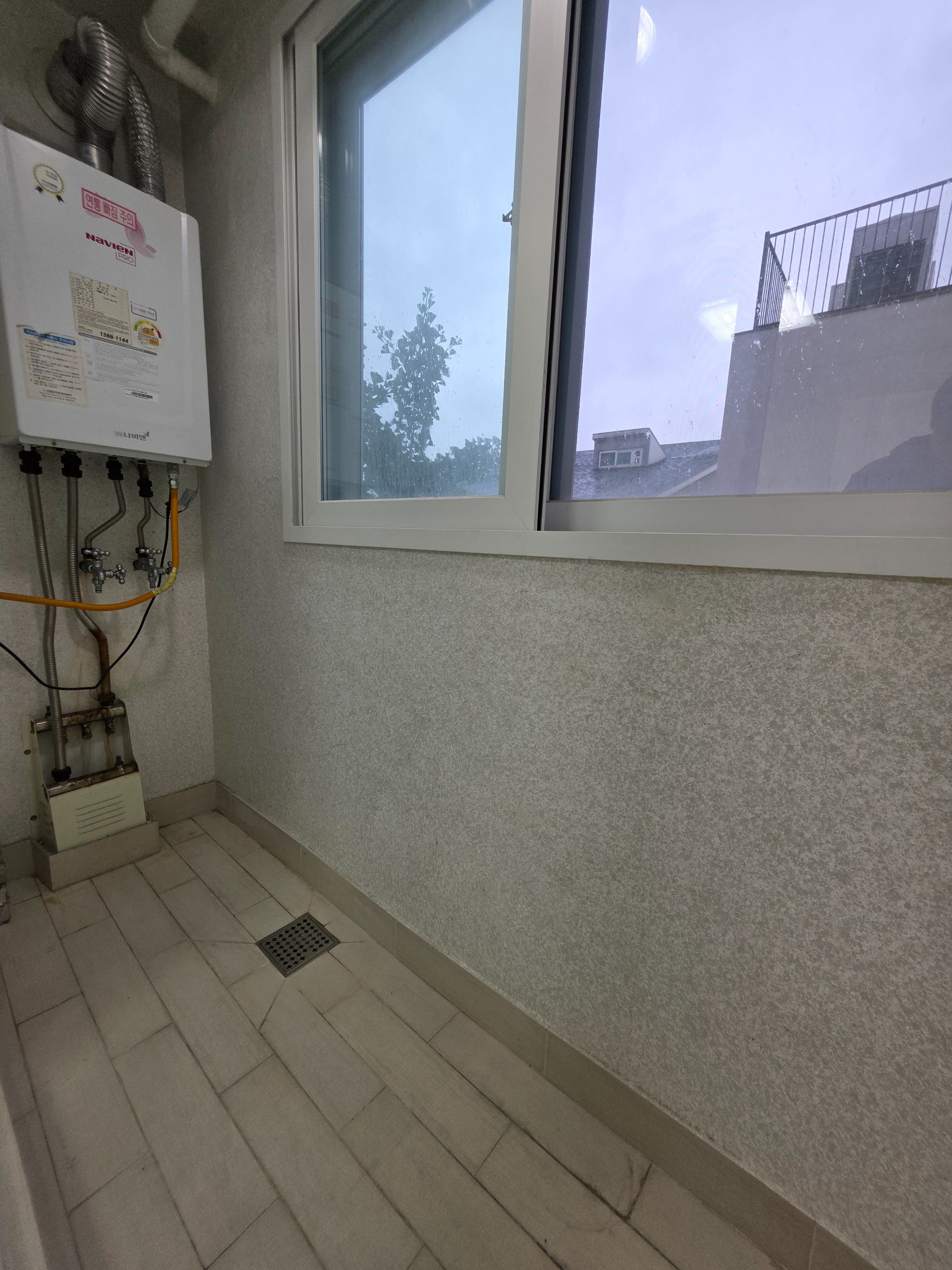 Post image 12