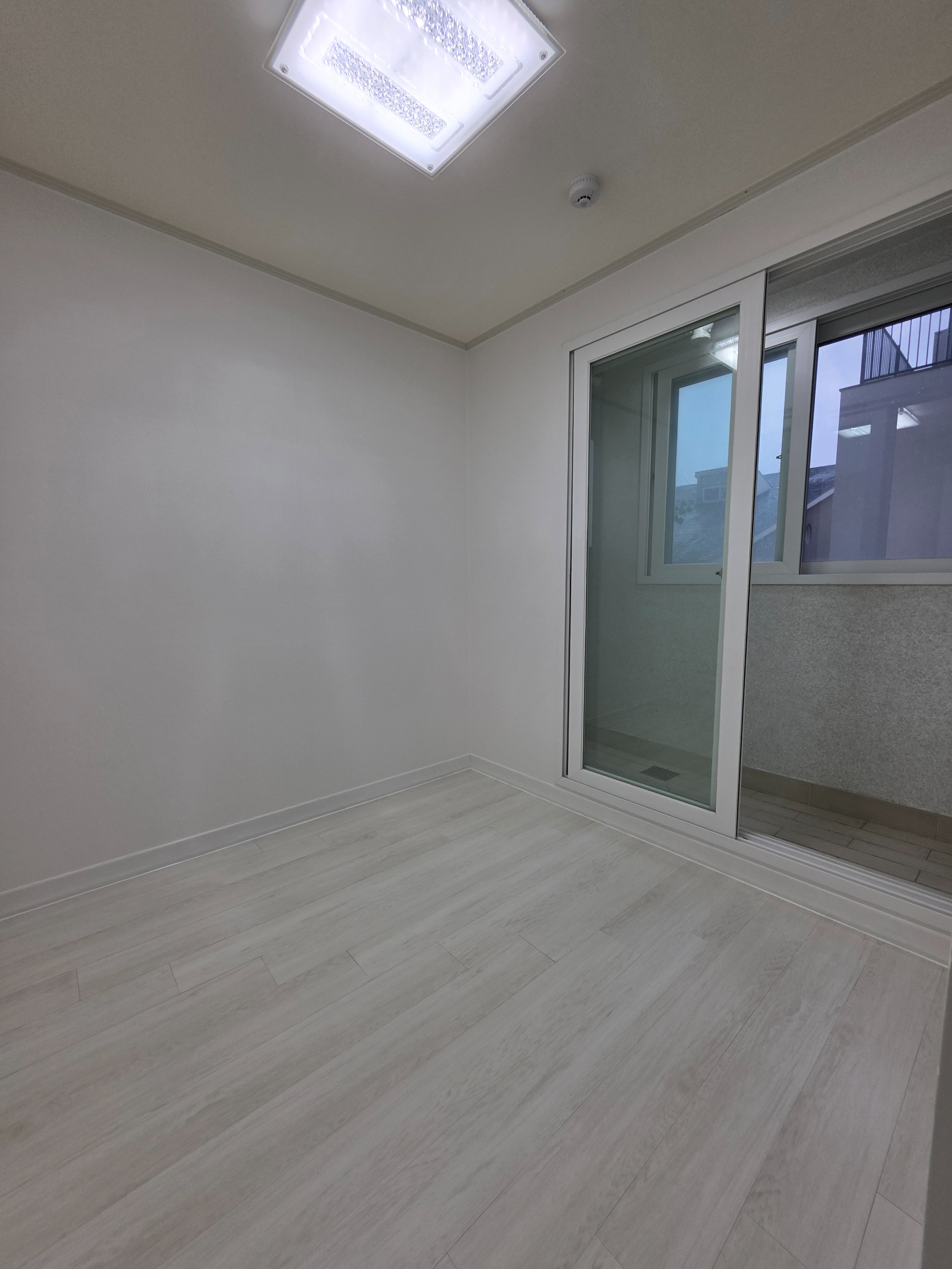Post image 11