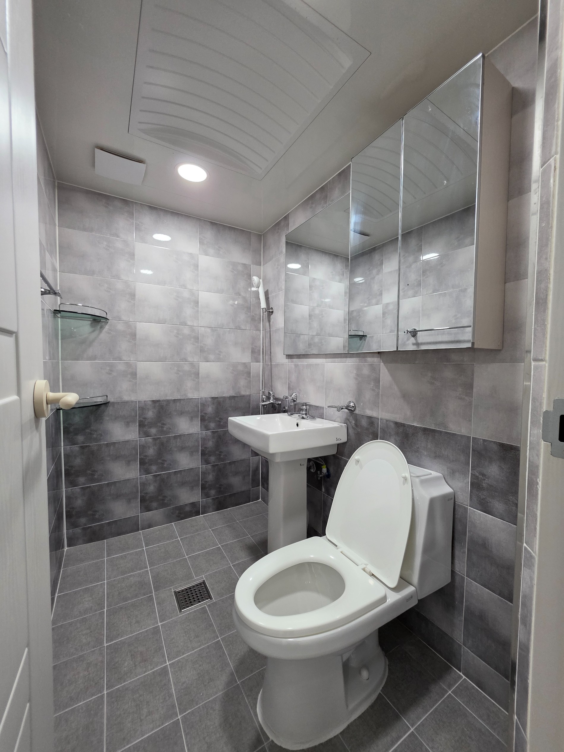 Post image 11