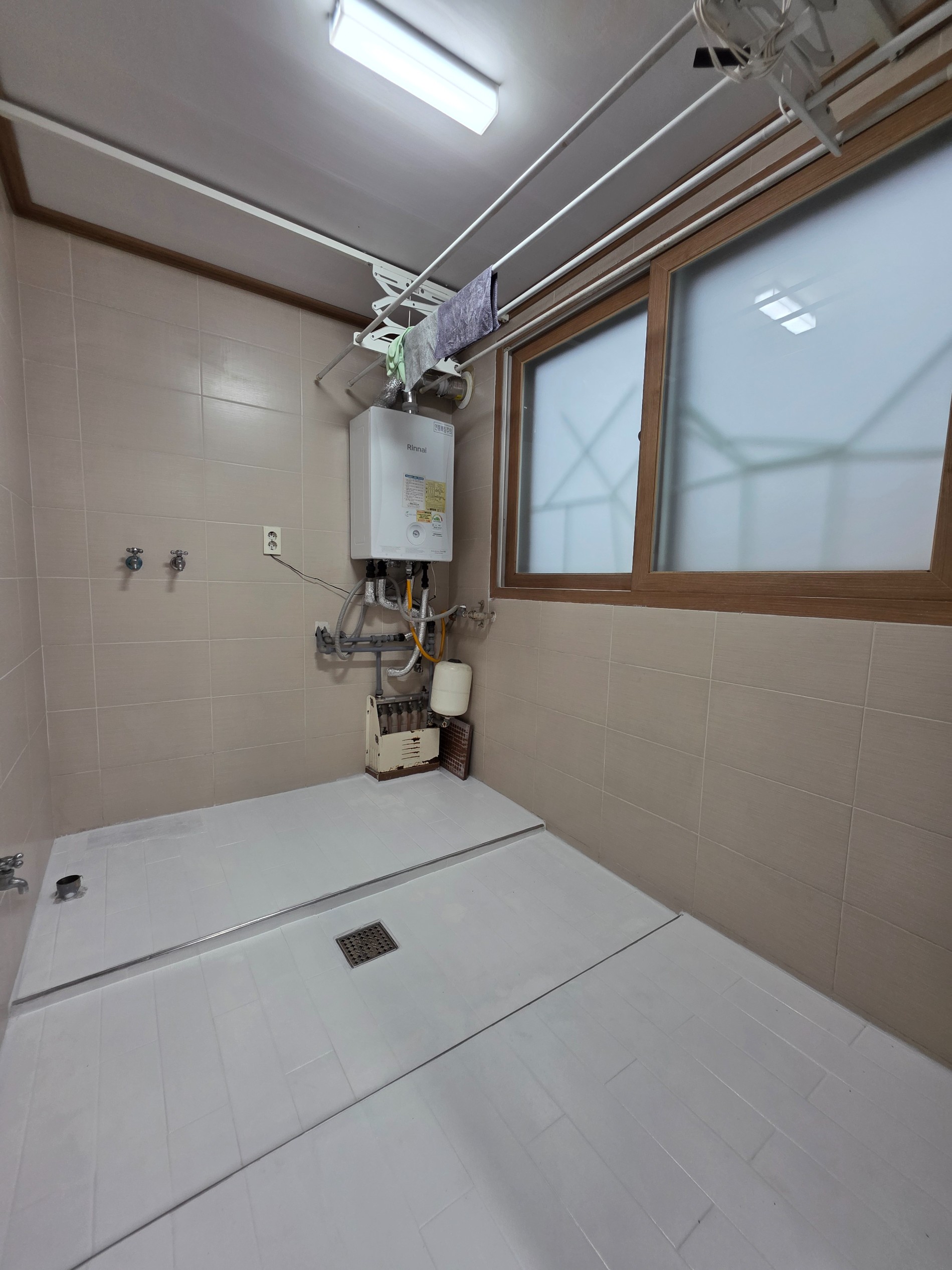 Post image 13