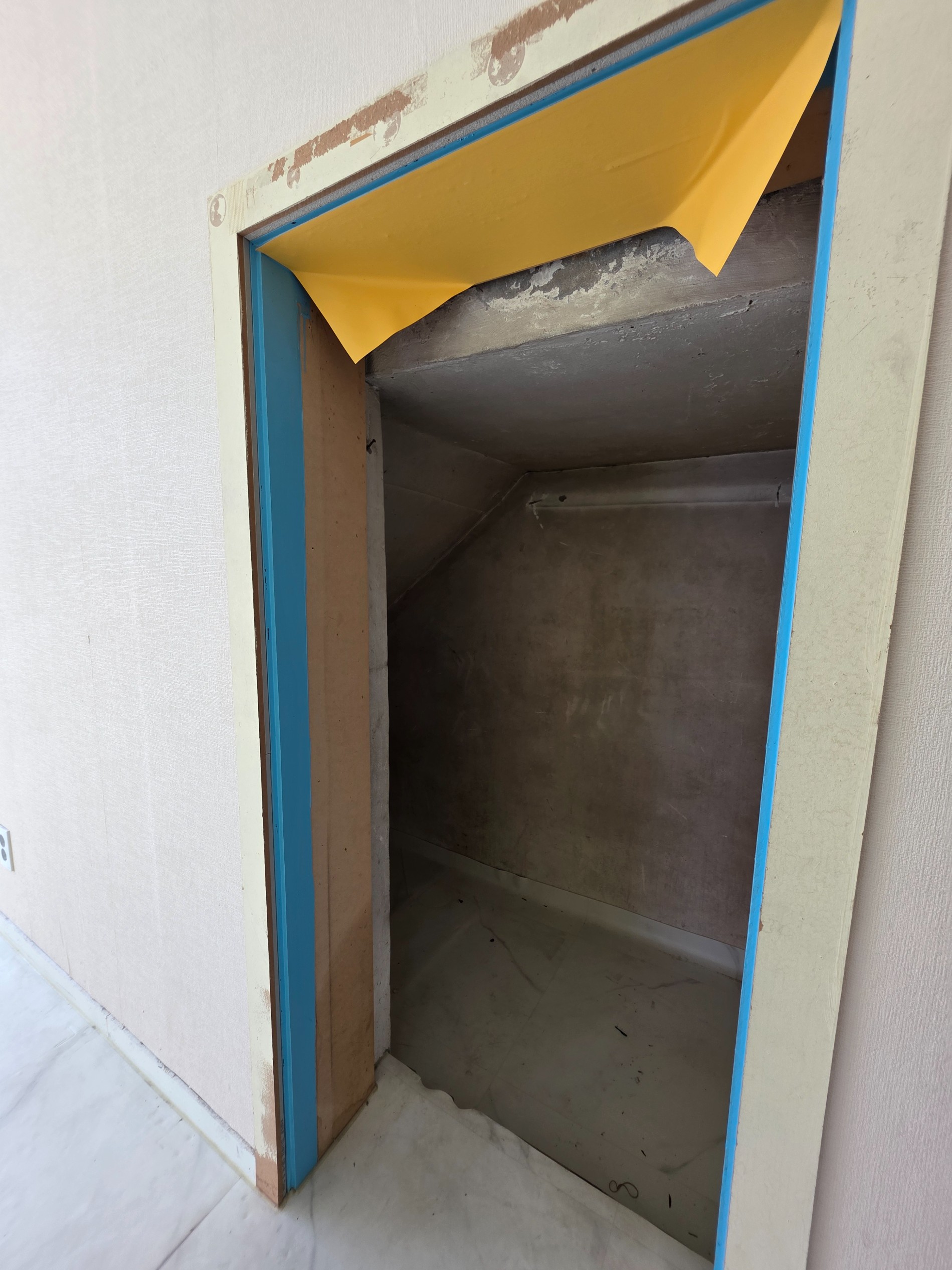 Post image 11