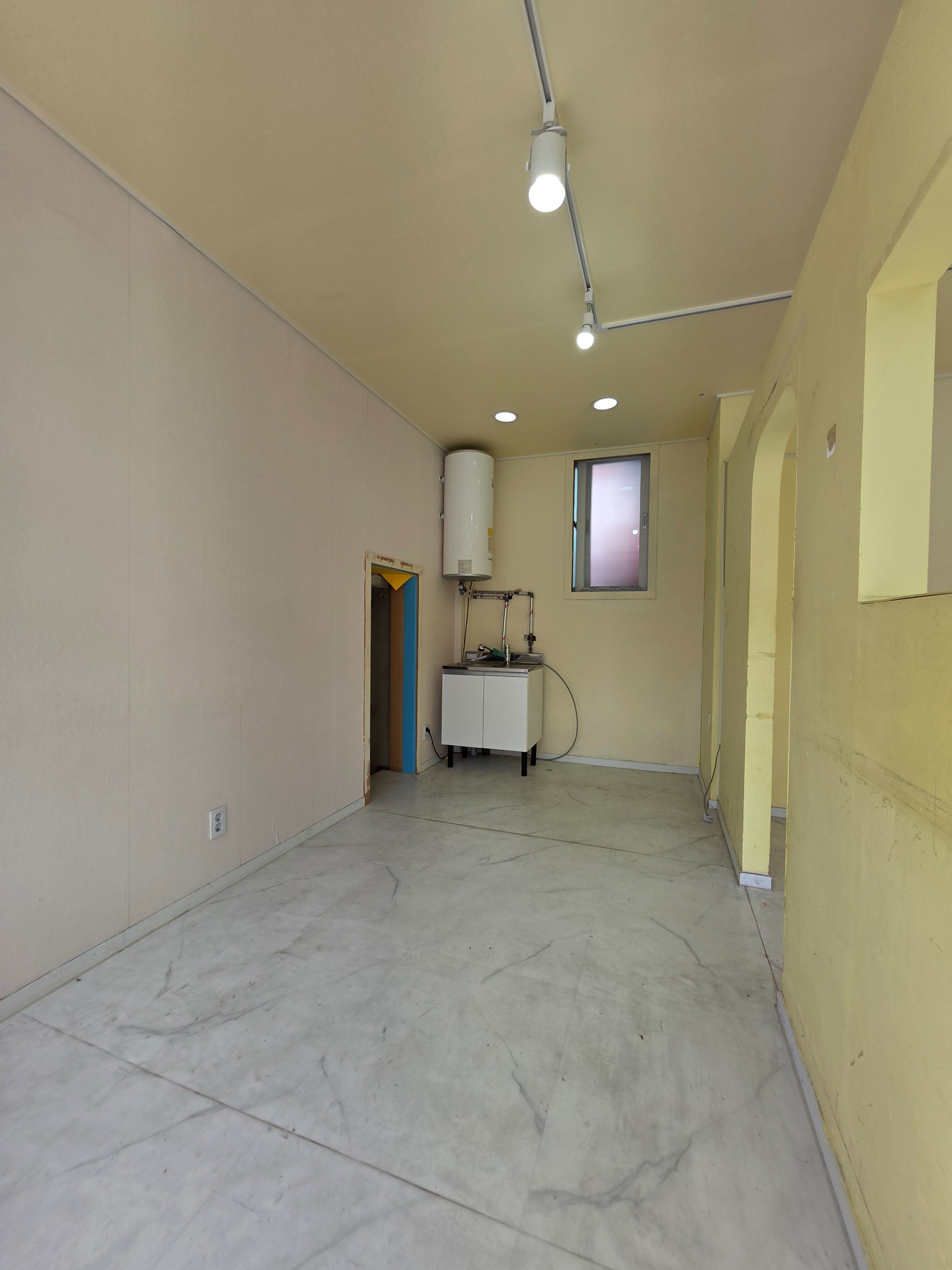 Post image 10