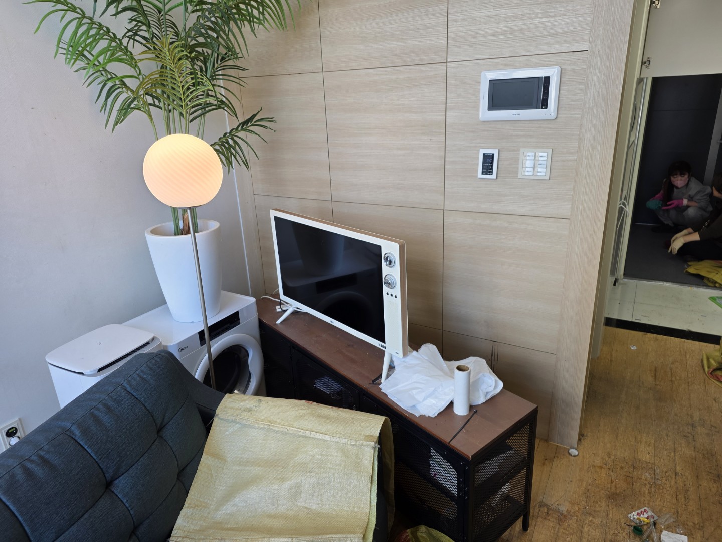 Post image 11