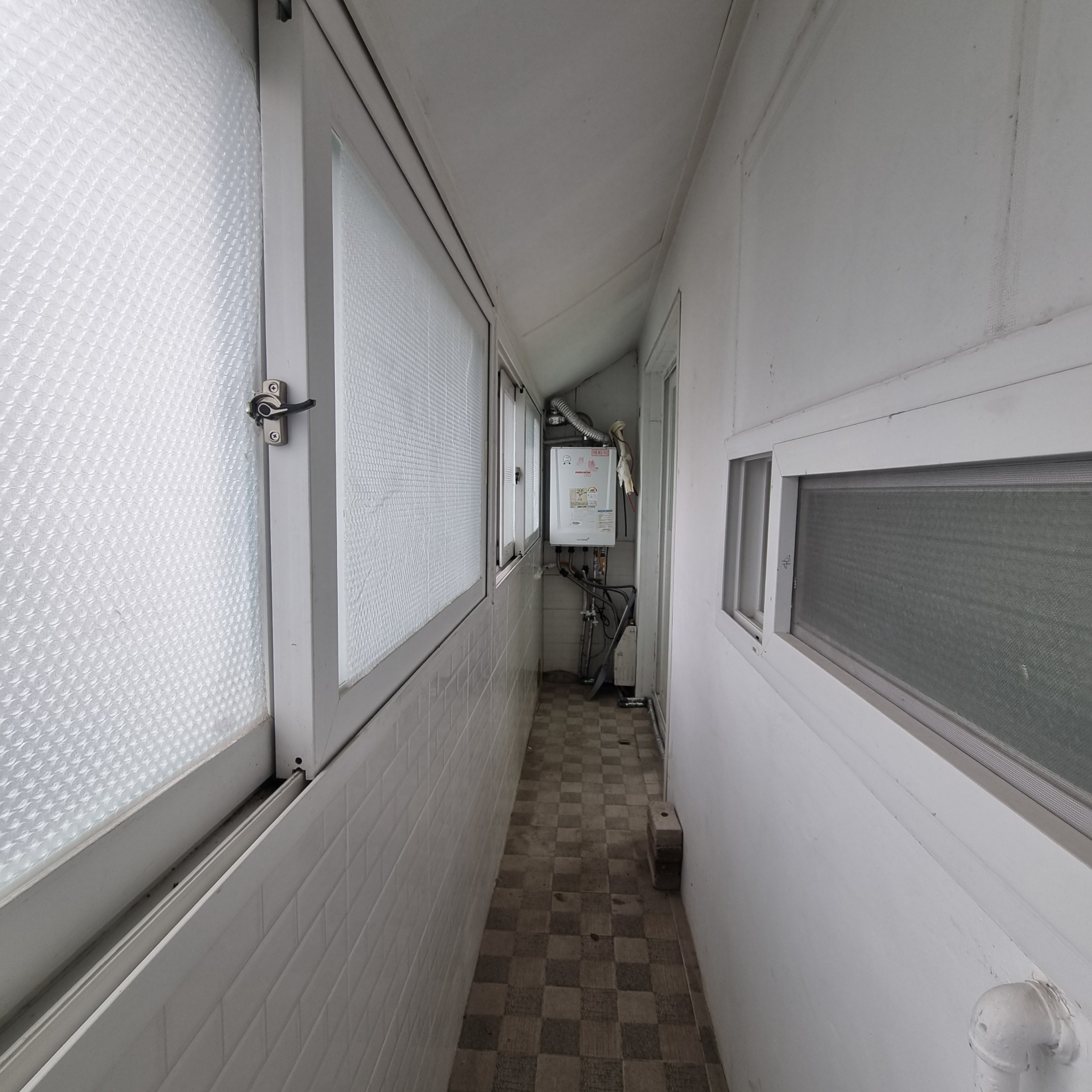 Post image 12