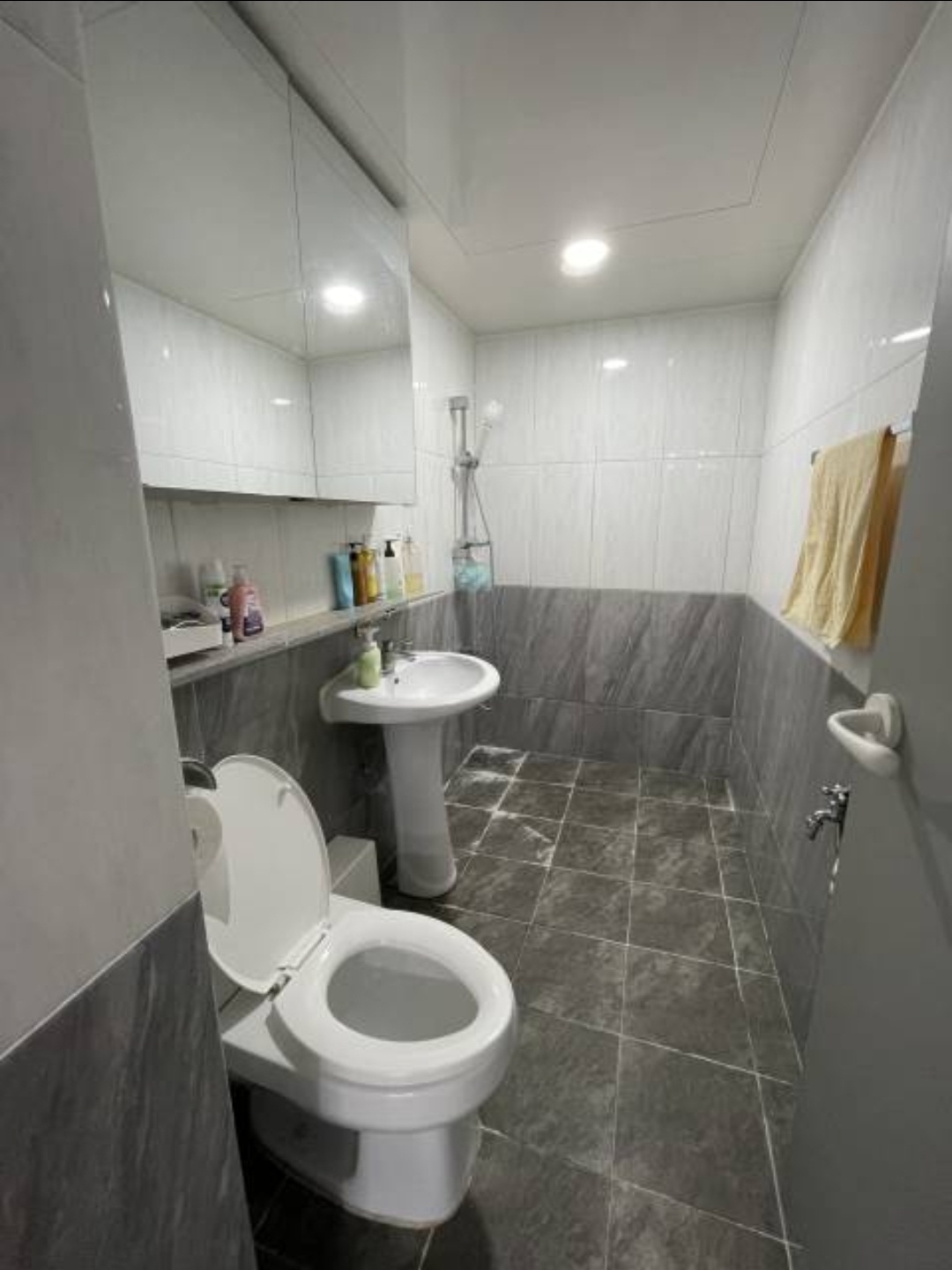Post image 12