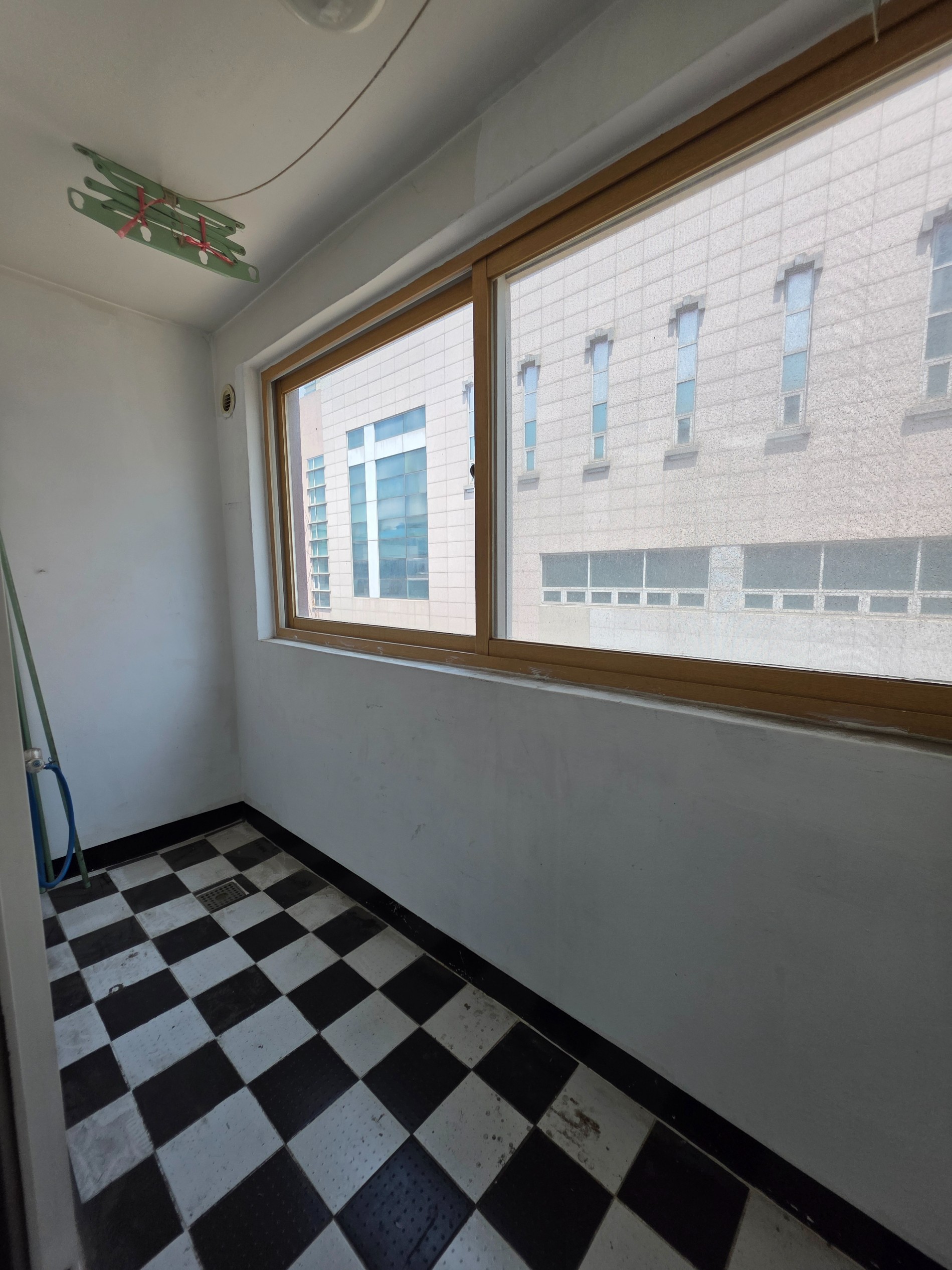 Post image 12