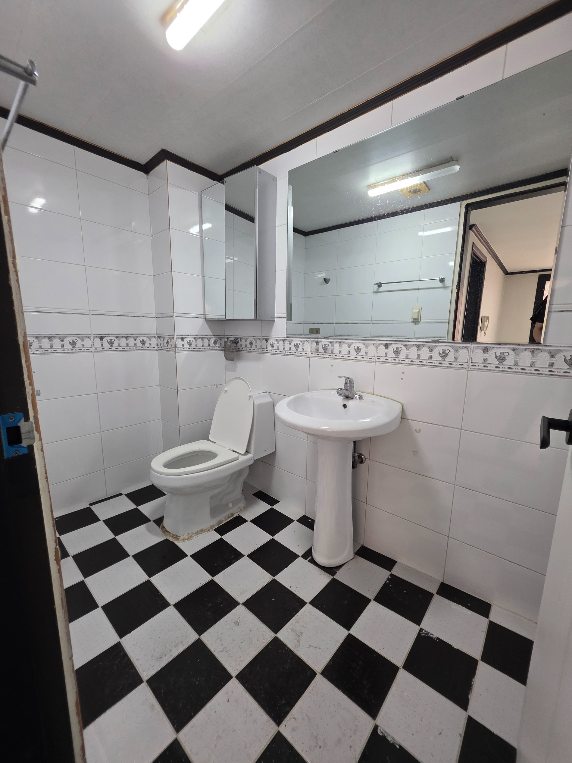 Post image 14