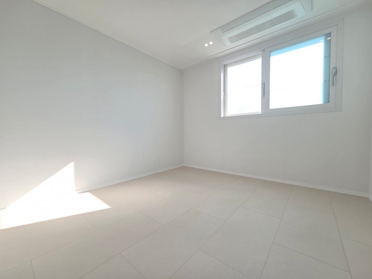 Post image 24