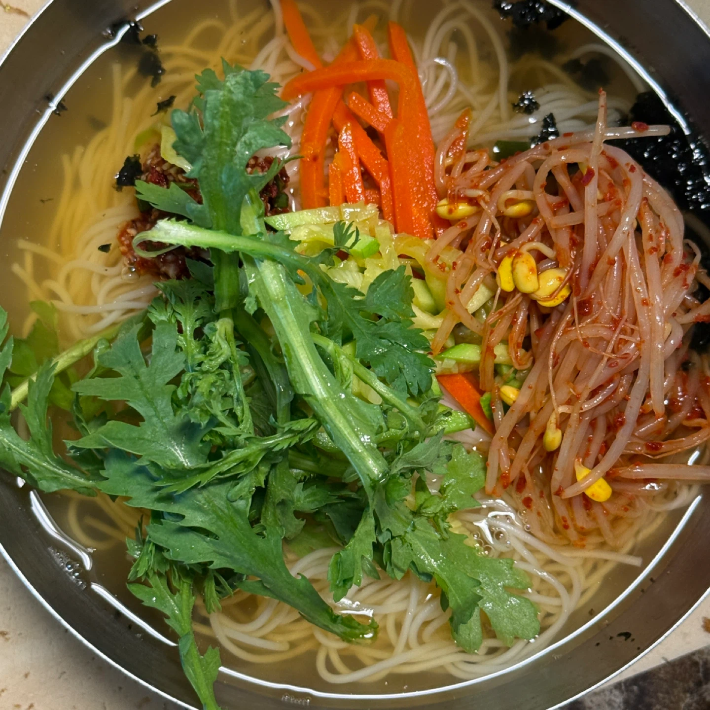 비오는 날은 잔치국수
