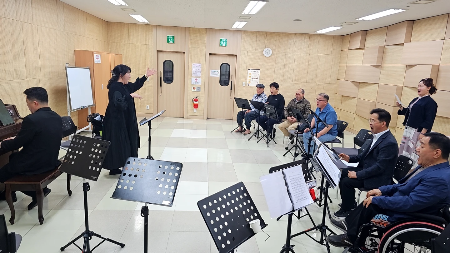 단원분들께 첫 인사 드려요! 🎶