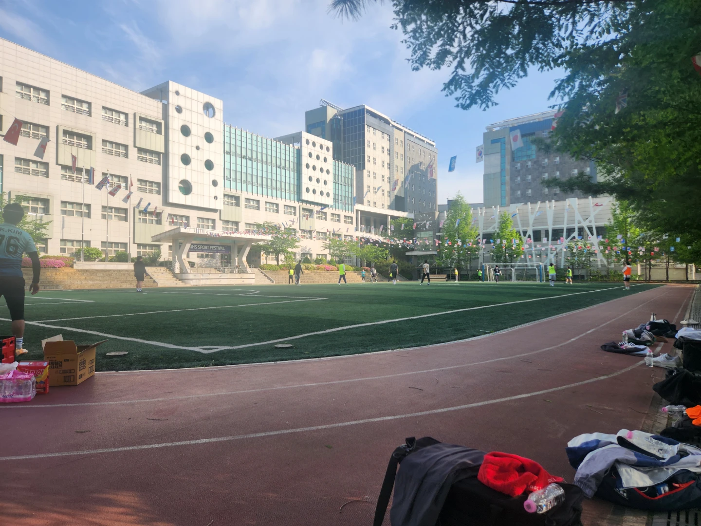 날씨 좋은 일요일 오전 축구 20260510
