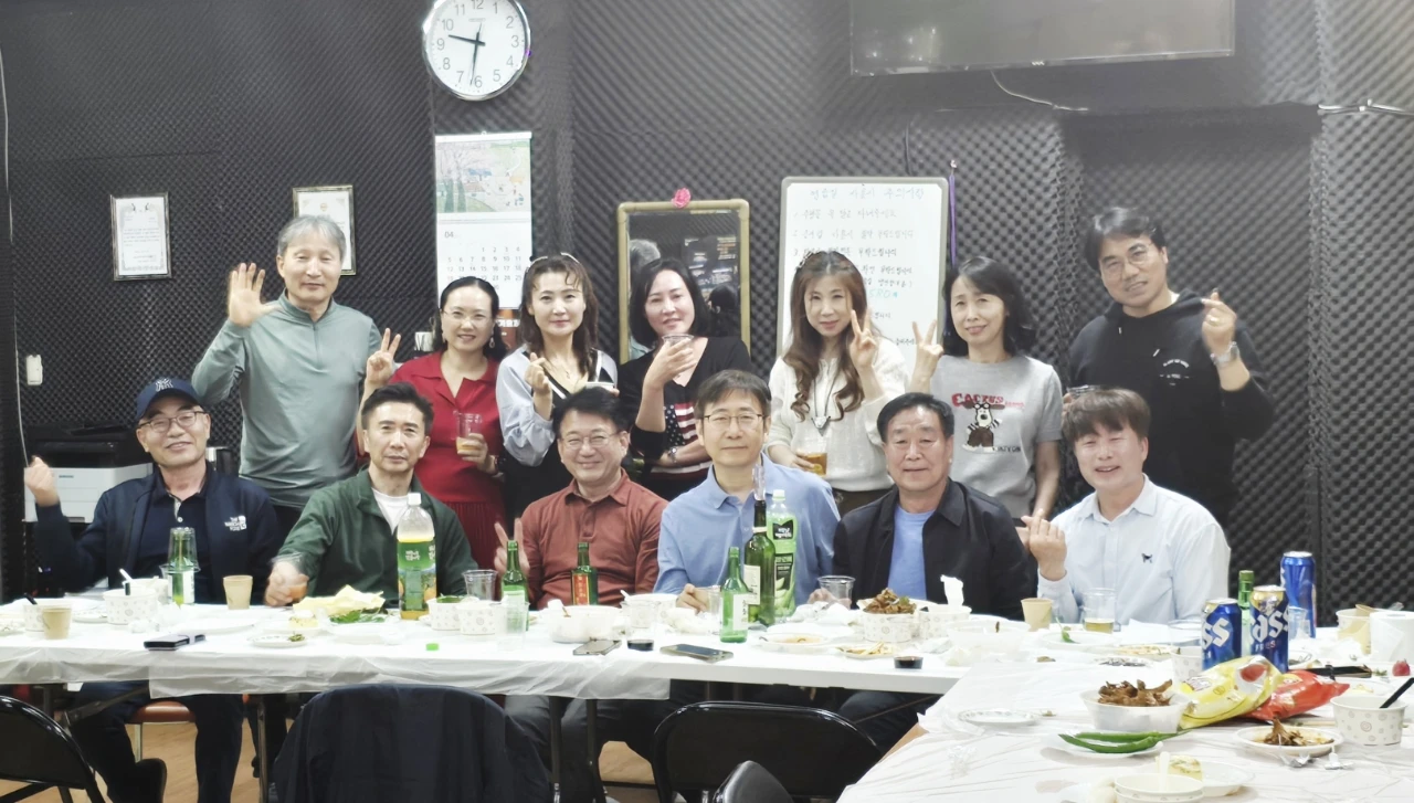 4월정모스케치