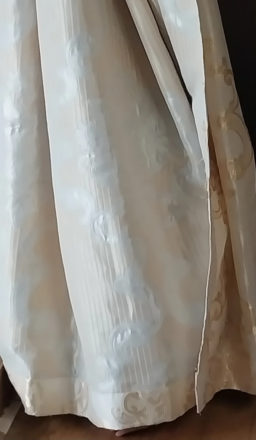꼭꼭 숨어라 발가락 보일라