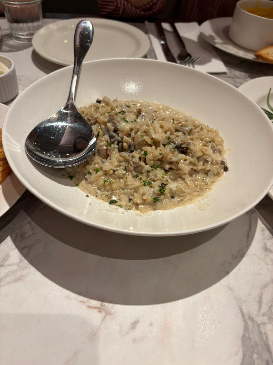 구의이스트폴 맛집 _더플레이스