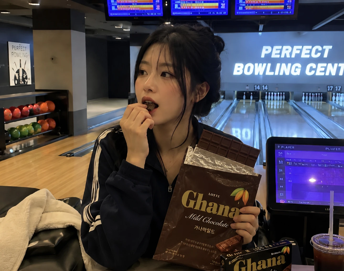 볼링장 최애 간식은? 😋