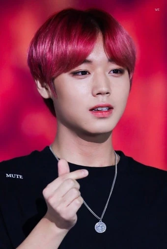 📸 박지훈 최애짤 공유 및 감상 포인트