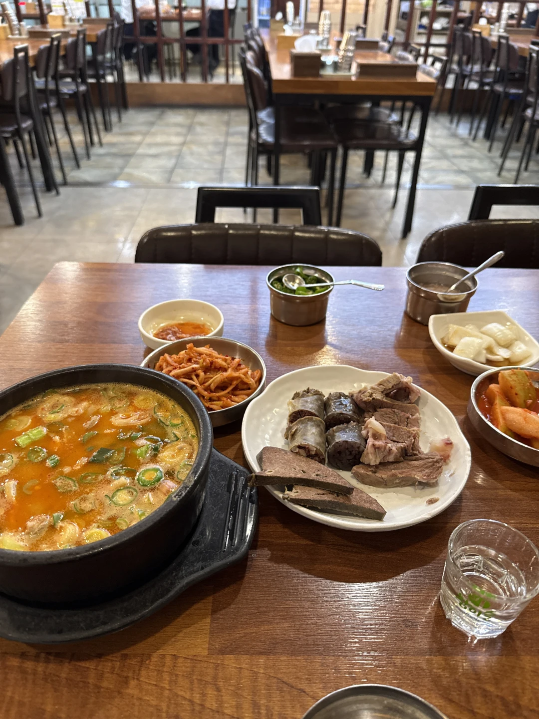 폭식을 한다면 오래 씹어보는건 어떨까요?