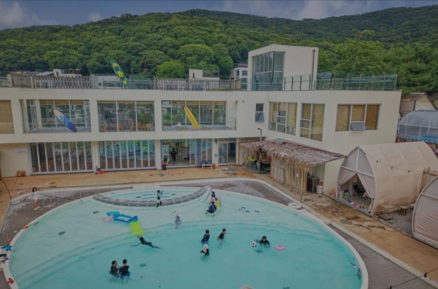 캠핑장 주말 알바 급구 합니다 공고 썸네일