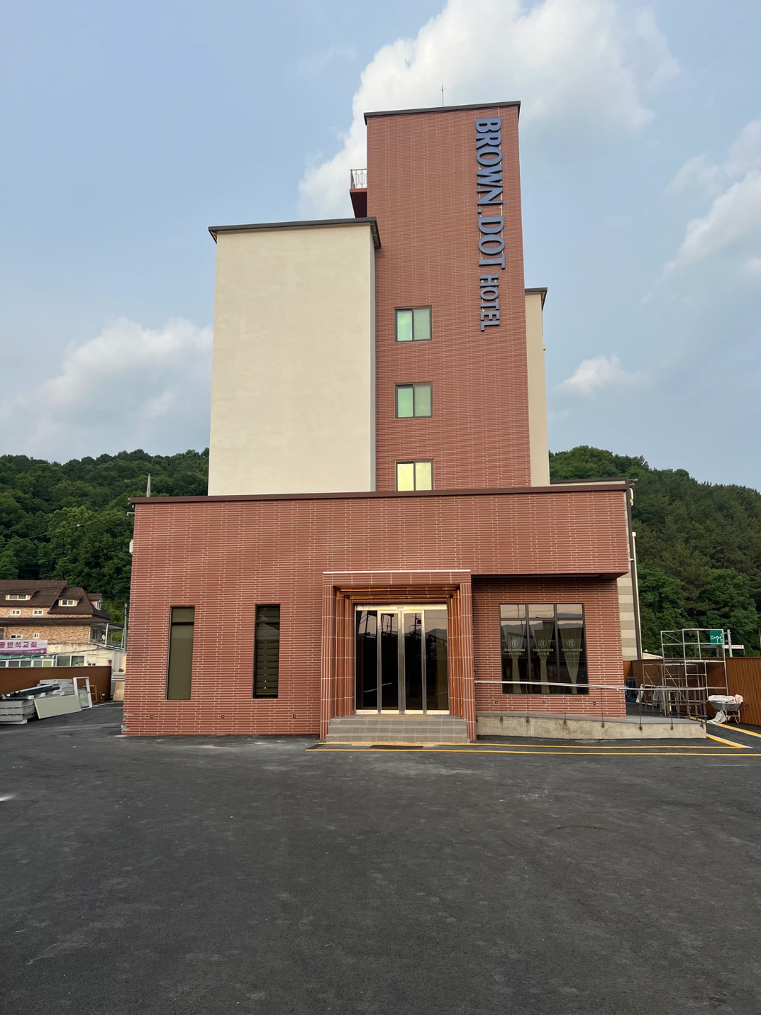 격일 호텔 프론트 직원 구합니다