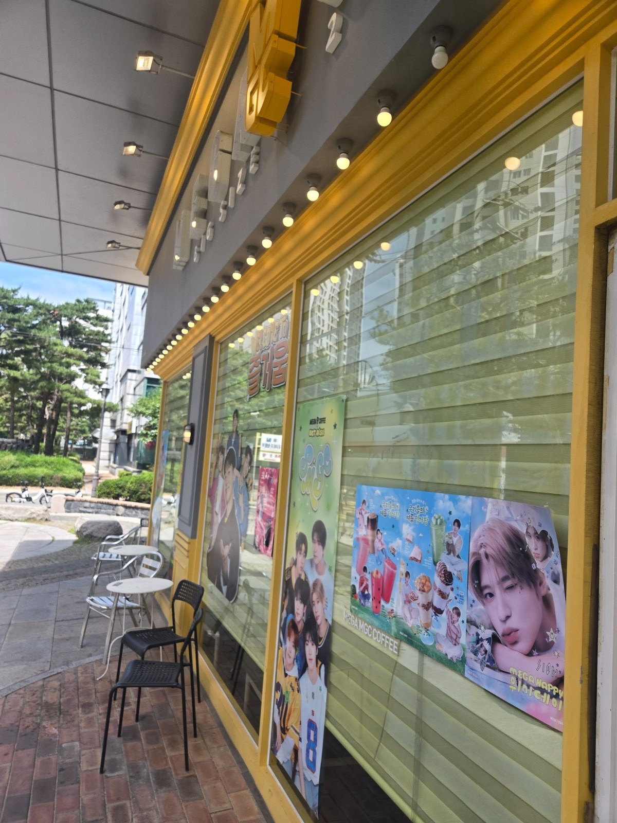 메가커피 주말알바 마감 평일저녁 근무자 구합니다 공고 썸네일