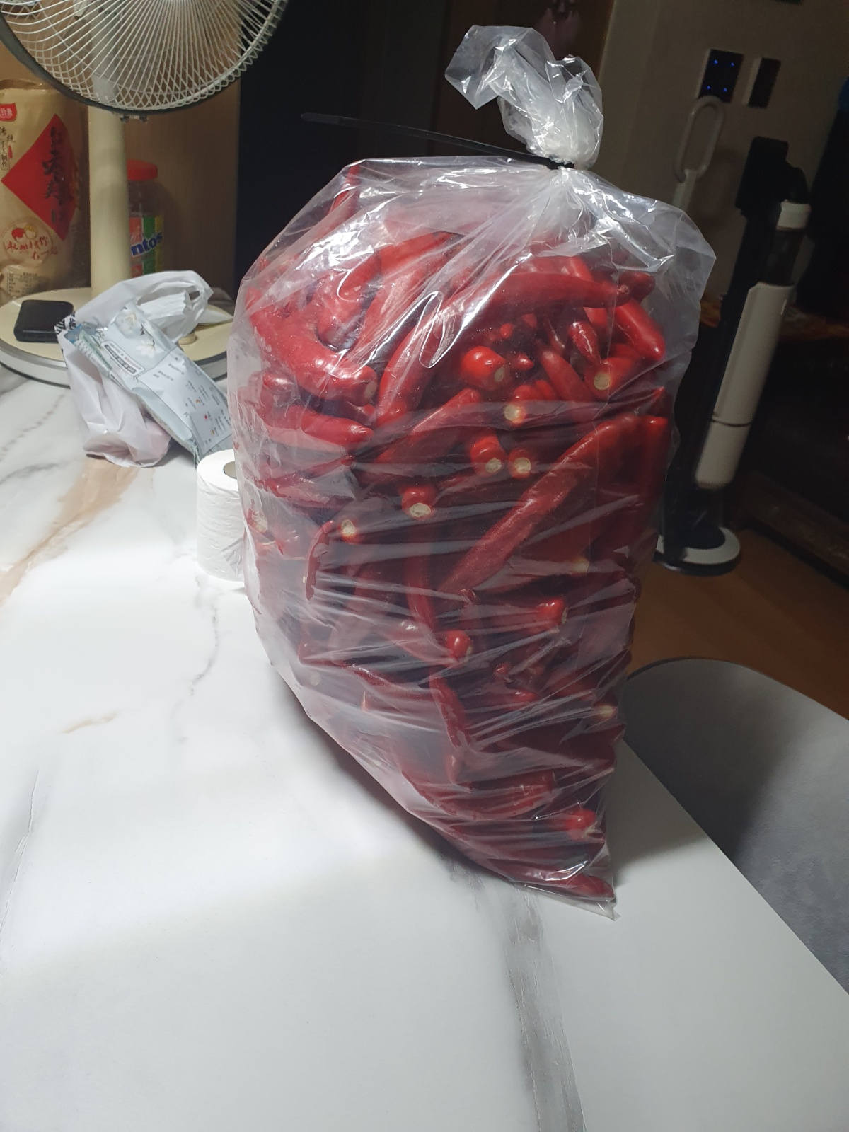 홍고추 8kg가량 말려주실분 공고 썸네일