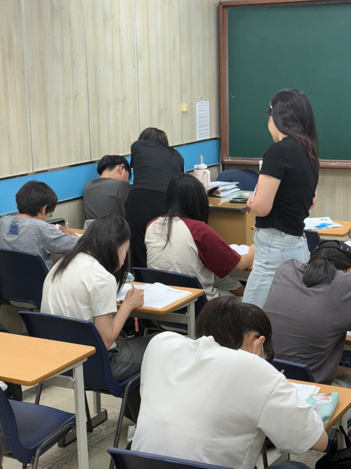 중등부 영어 선생님 충원합니다. 공고 썸네일