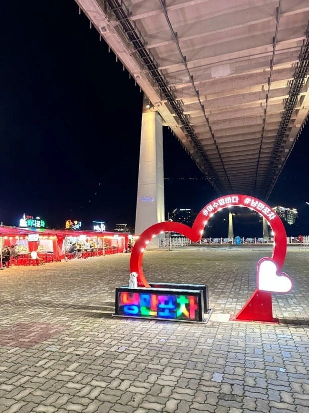 홀서빙 구합니다
