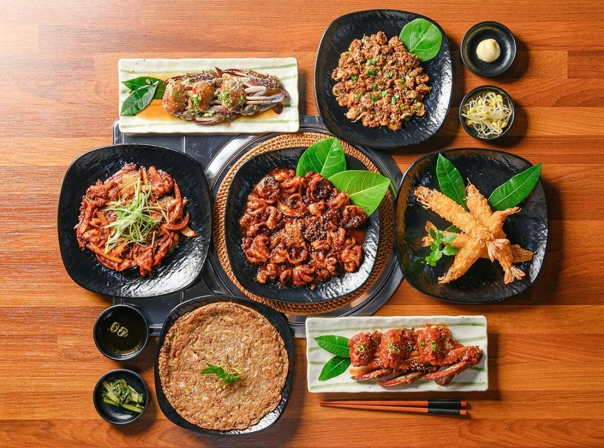 홀서빙 주말 경력자 구합니다