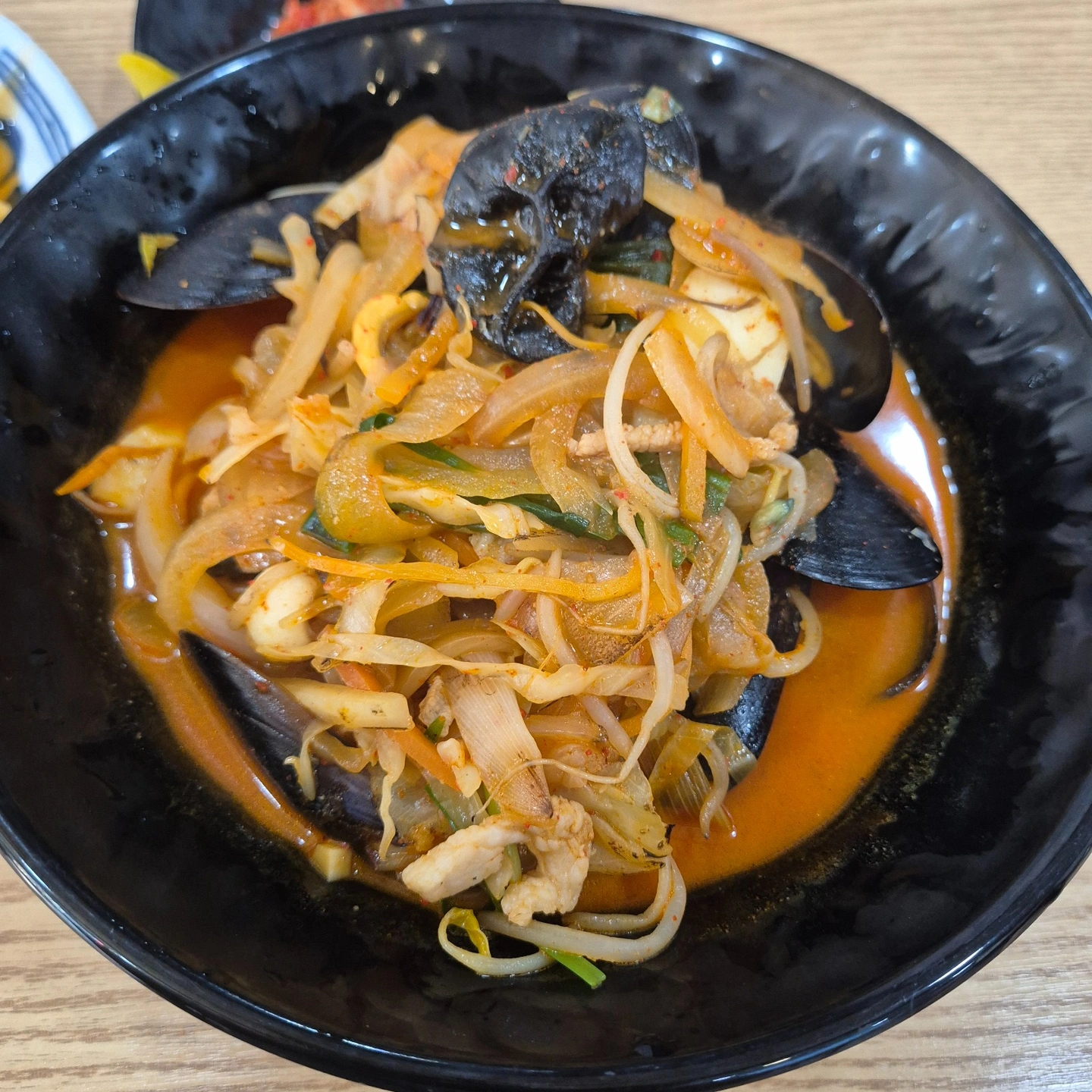 월화수목 오후5시30분~8시30분마감홀서빙구해요