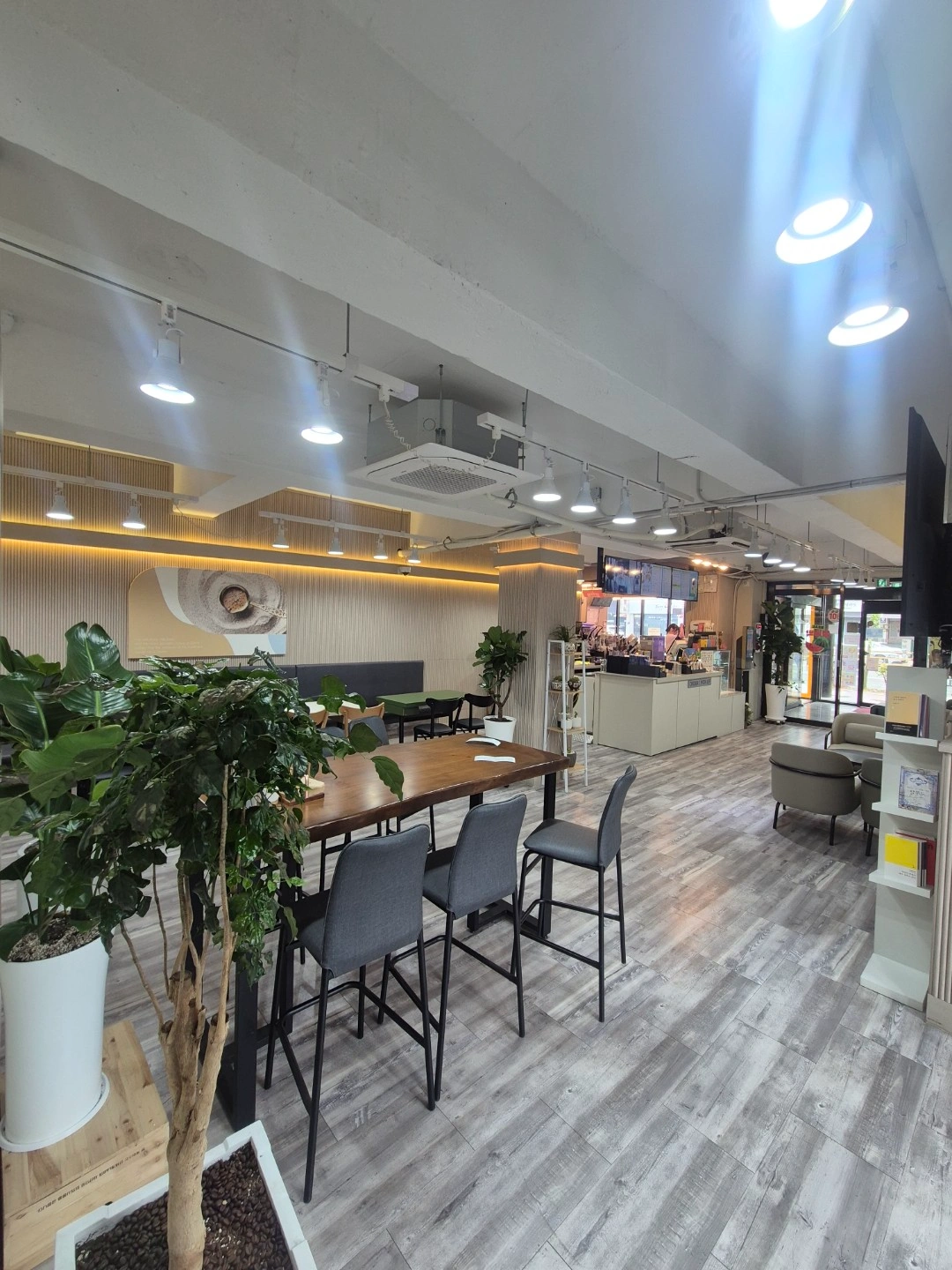 편의점&이디야카페