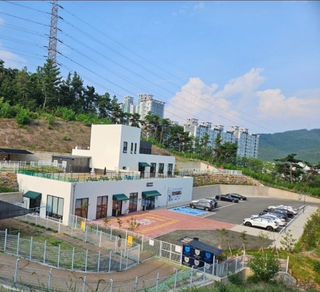 애견/일반 카페 마감 파트타이머 구합니다 공고 썸네일