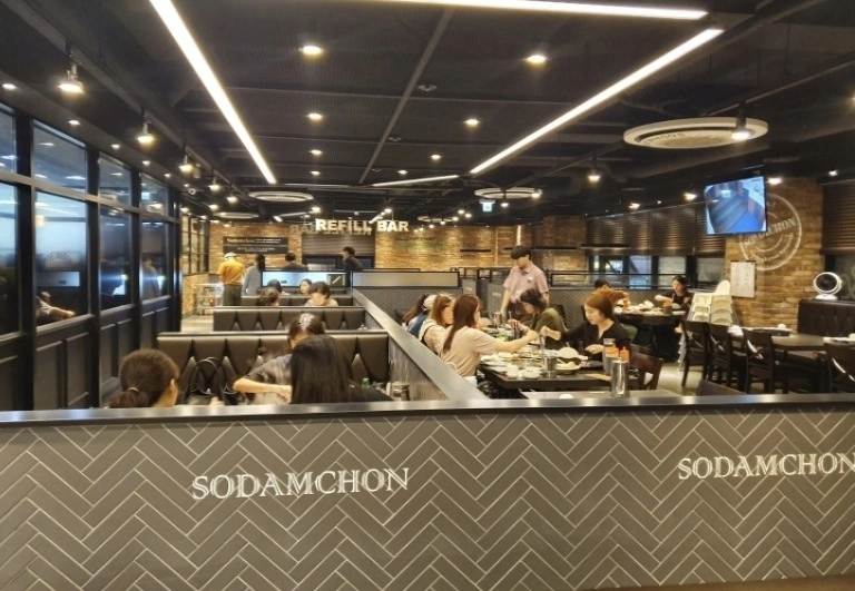 시급1.2만원 홀서빙 직원 구합니다 정직원 320