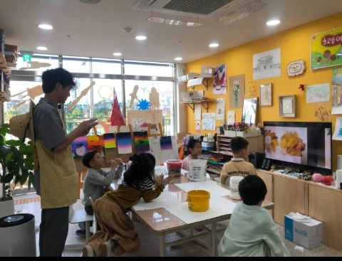 아동미술 보조 선생님 구합니다.