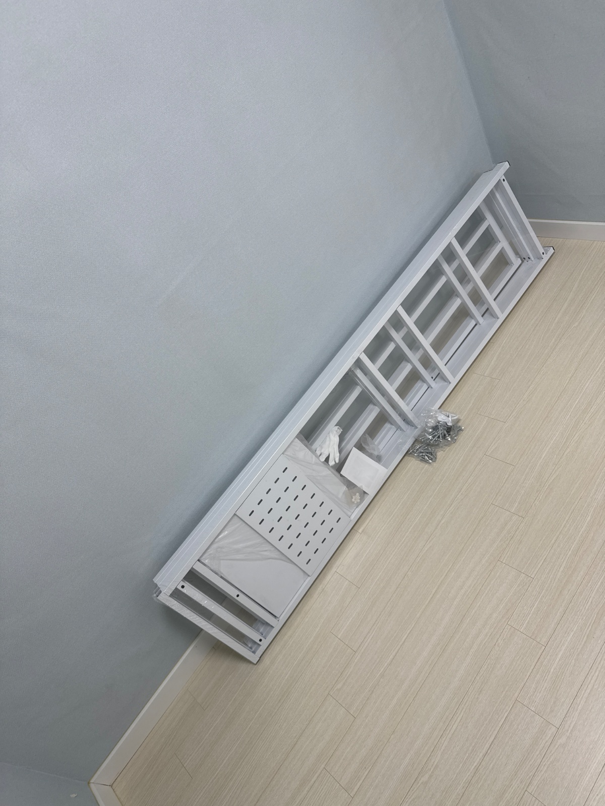 지금 철제시스템행거 책상 가구 조립 공고 썸네일
