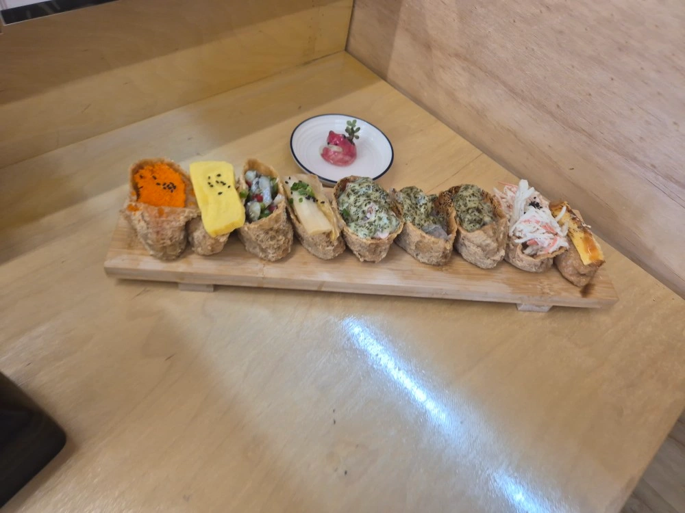 주말및공휴일 서빙및 설거지 알바분 모십니다.