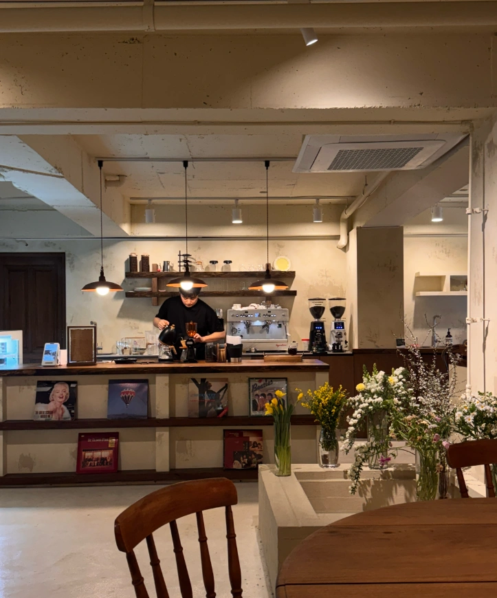토(낮) 서울숲카페 근무자 구합니다