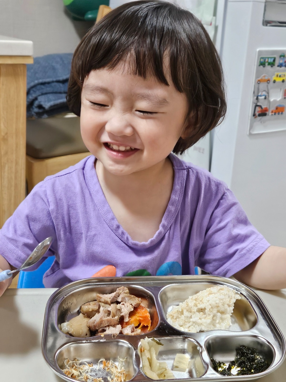 집에서 두시간만 아이랑 놀아주실 분 공고 썸네일