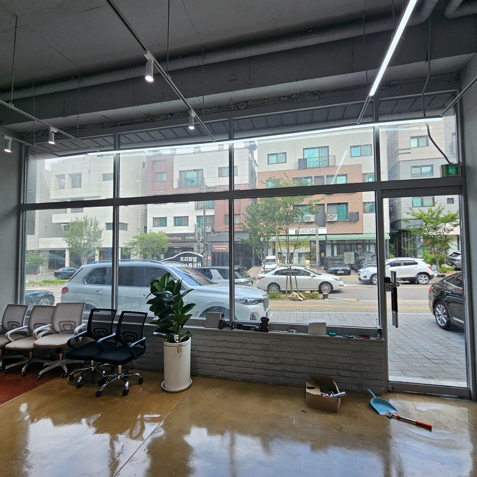 유리창 닦아주실분 공고 썸네일