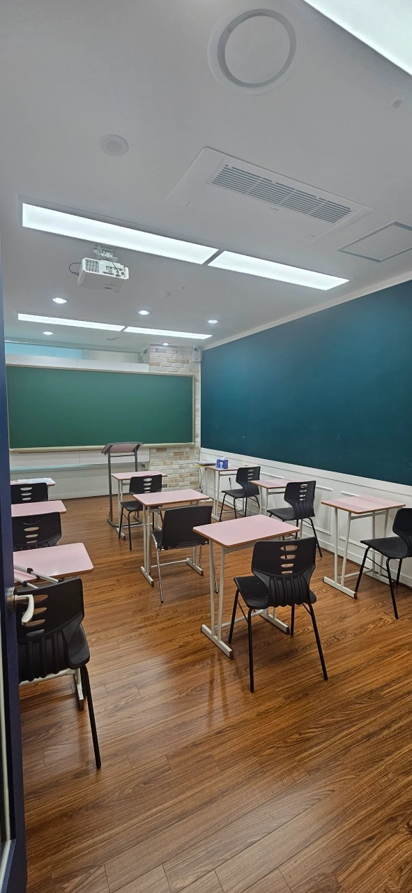 고등 학원 실장님 구합니다.