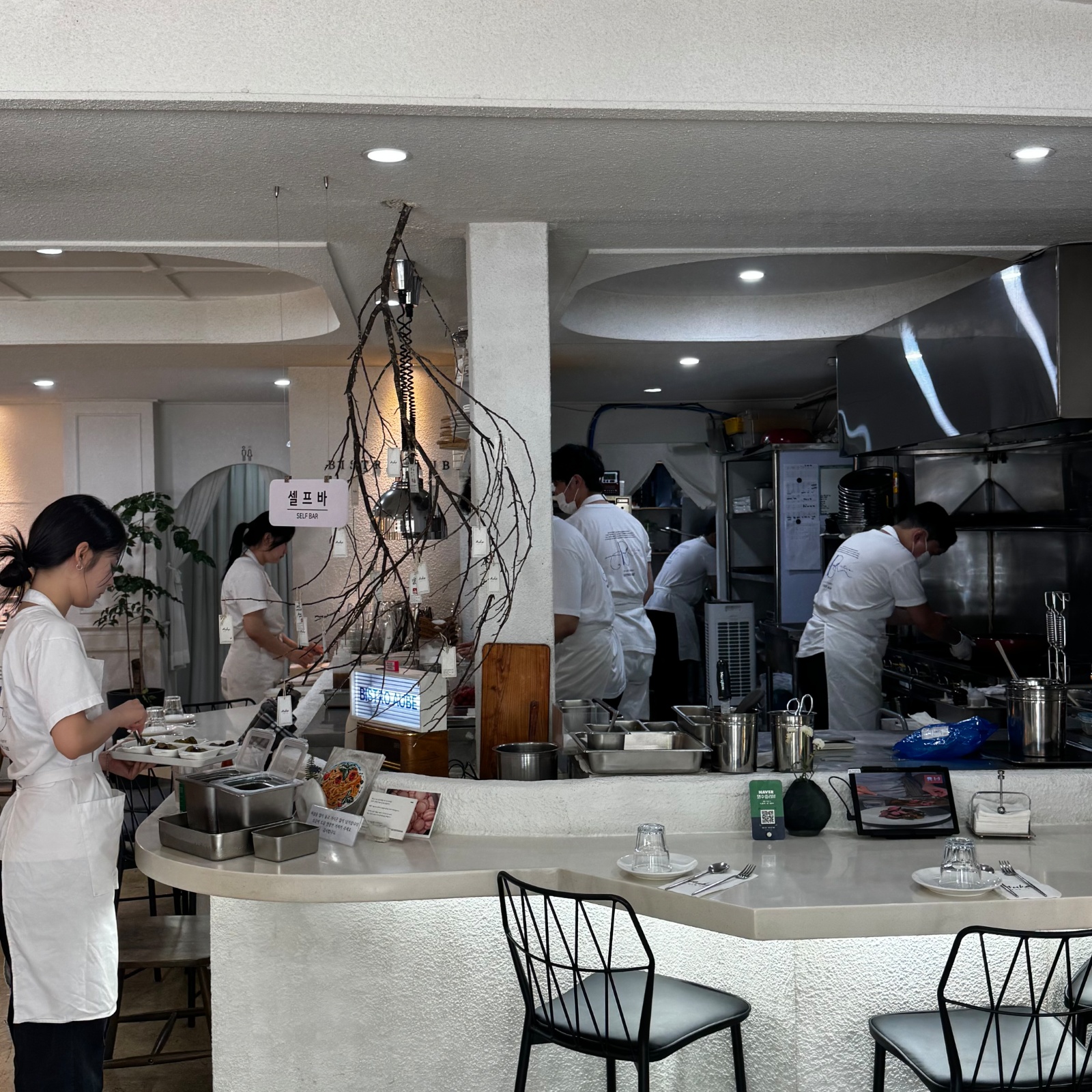 양식당 오브 주말 홀 서빙 모집 공고 썸네일